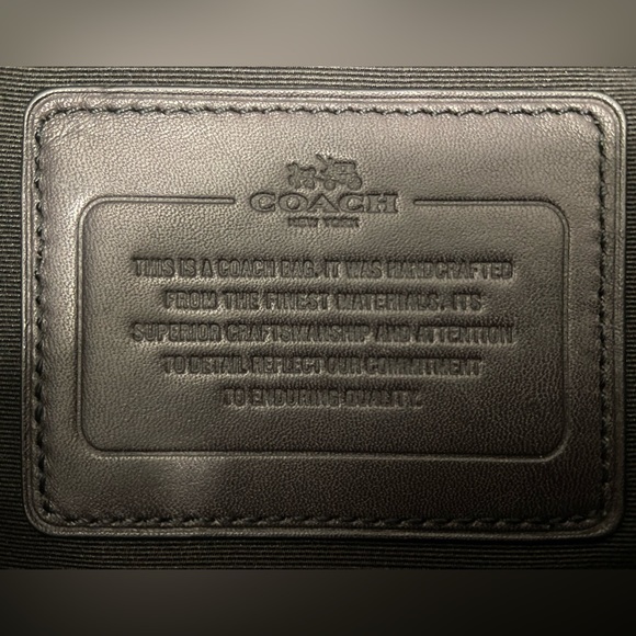 (Unisex) NWOT Coach Leather Charles Pack w/ Deep
Brown/Blk Signature Coach Print - Picture 4 of 10